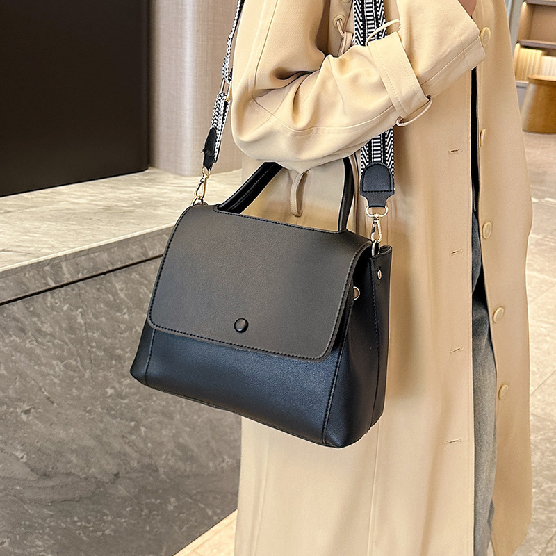 All-match Handbag Large Capacity Shoulder Messenger Bag - Image 8